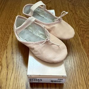 Bloch Dansoft Ballet Shoe Little Kid size 11 C Pink used condition ships w/box